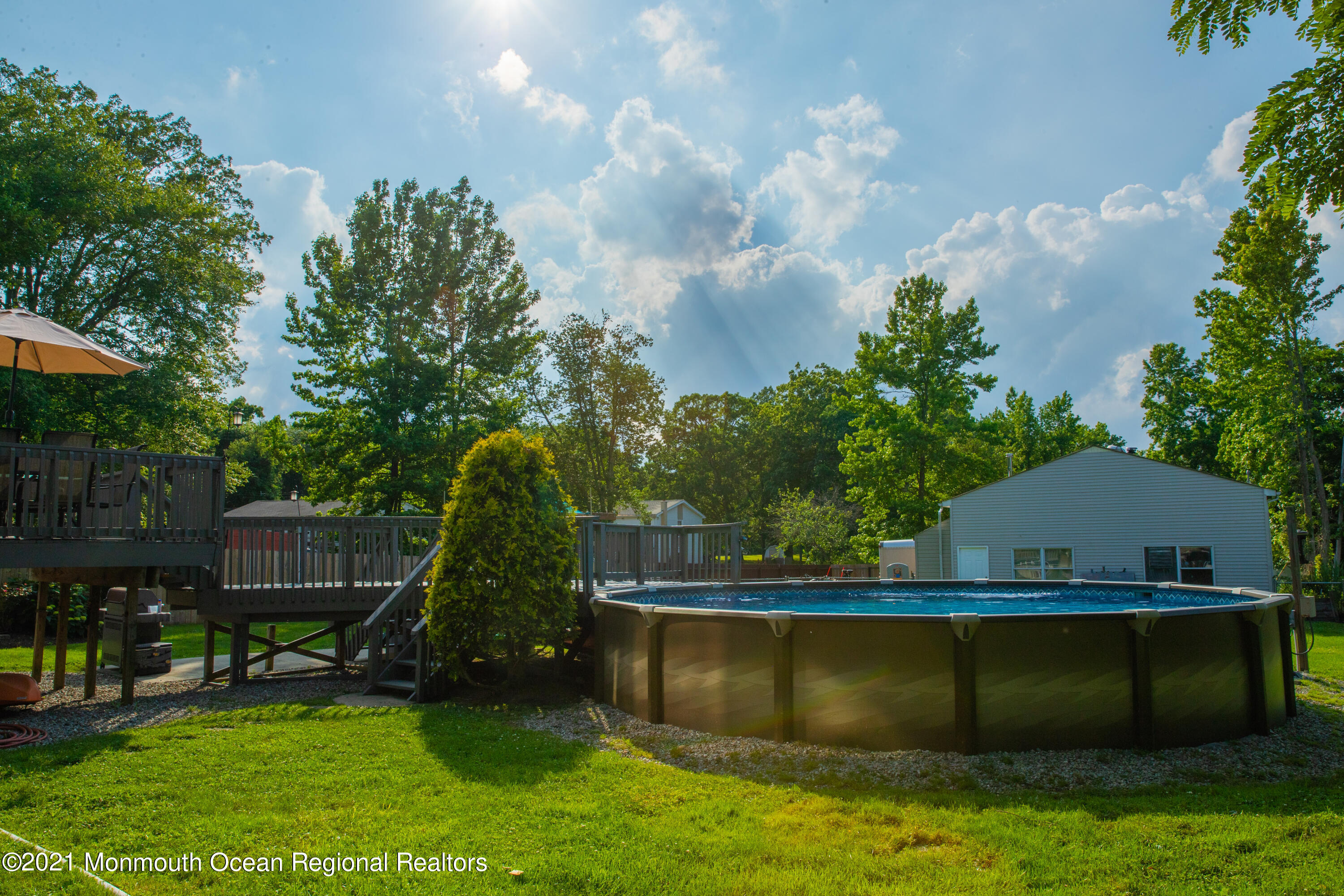 196 Texas Road Morganville, NJ 07751 - Photo 4 of 11 196 Texas Road Morganville (11 of 64)