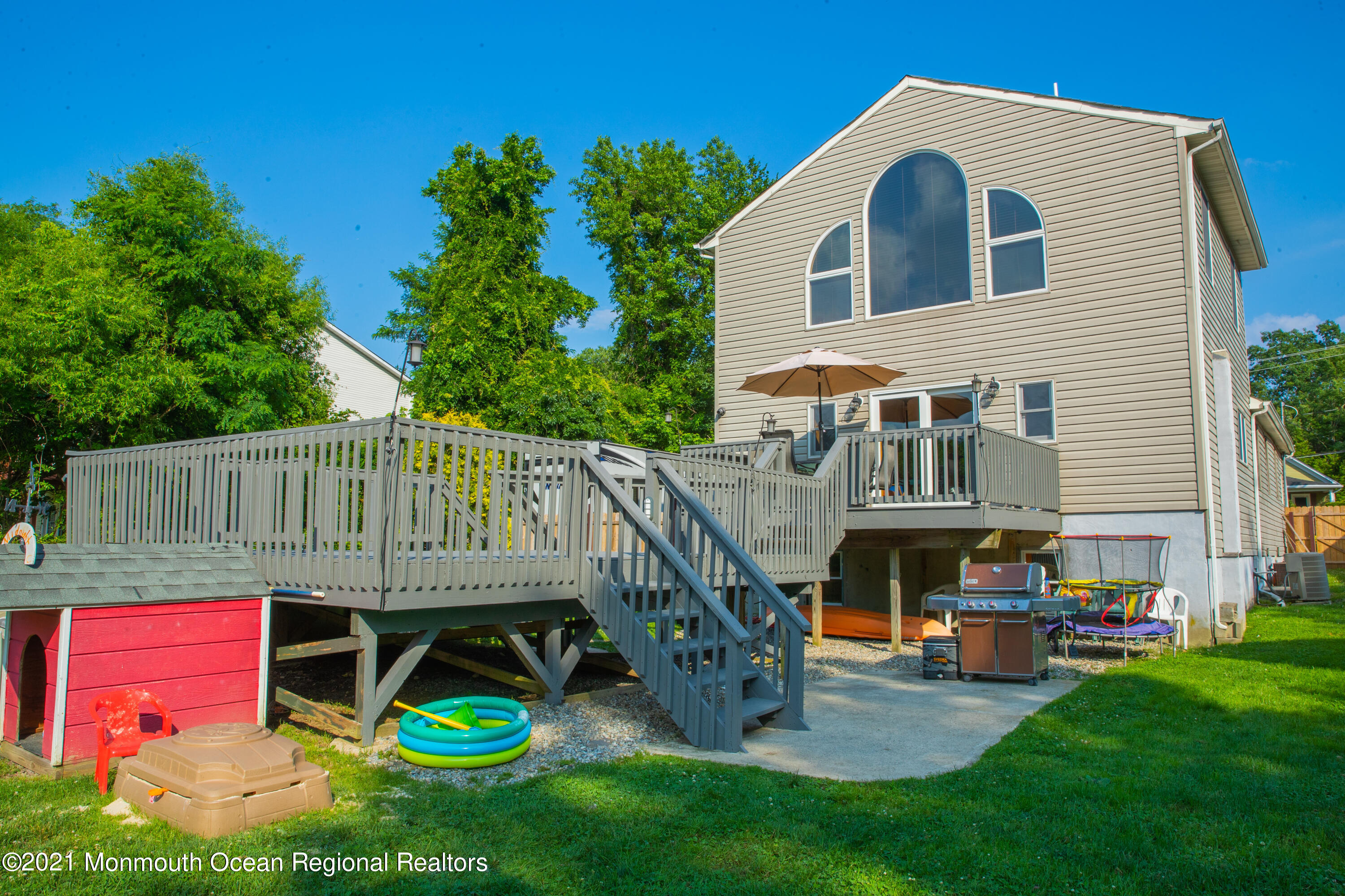 196 Texas Road Morganville, NJ 07751 - Photo 5 of 11 196 Texas Road Morganville (10 of 64)