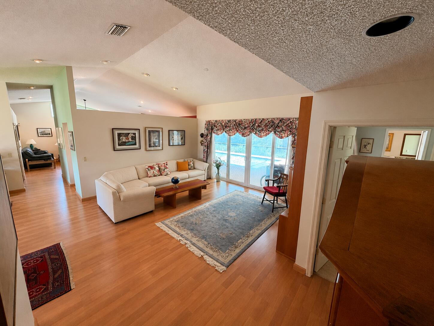 22359 Martella Avenue Boca Raton, FL 33433 - Photo 4 of 17 Living Room