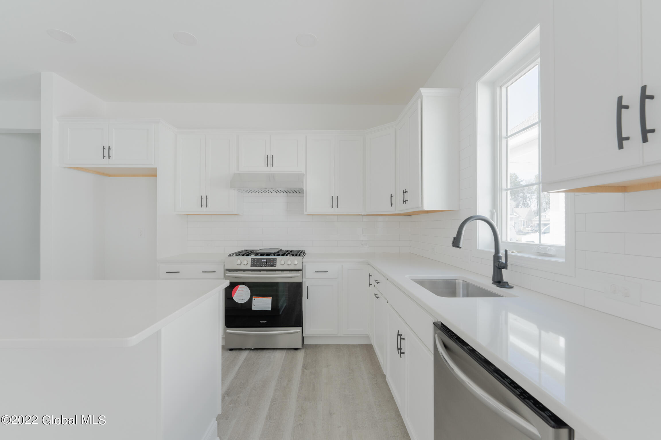 13 Bradley Circle Halfmoon, NY 12065 - Photo 16 of 26 13 Bradley Cir Halfmoon NY mls-9