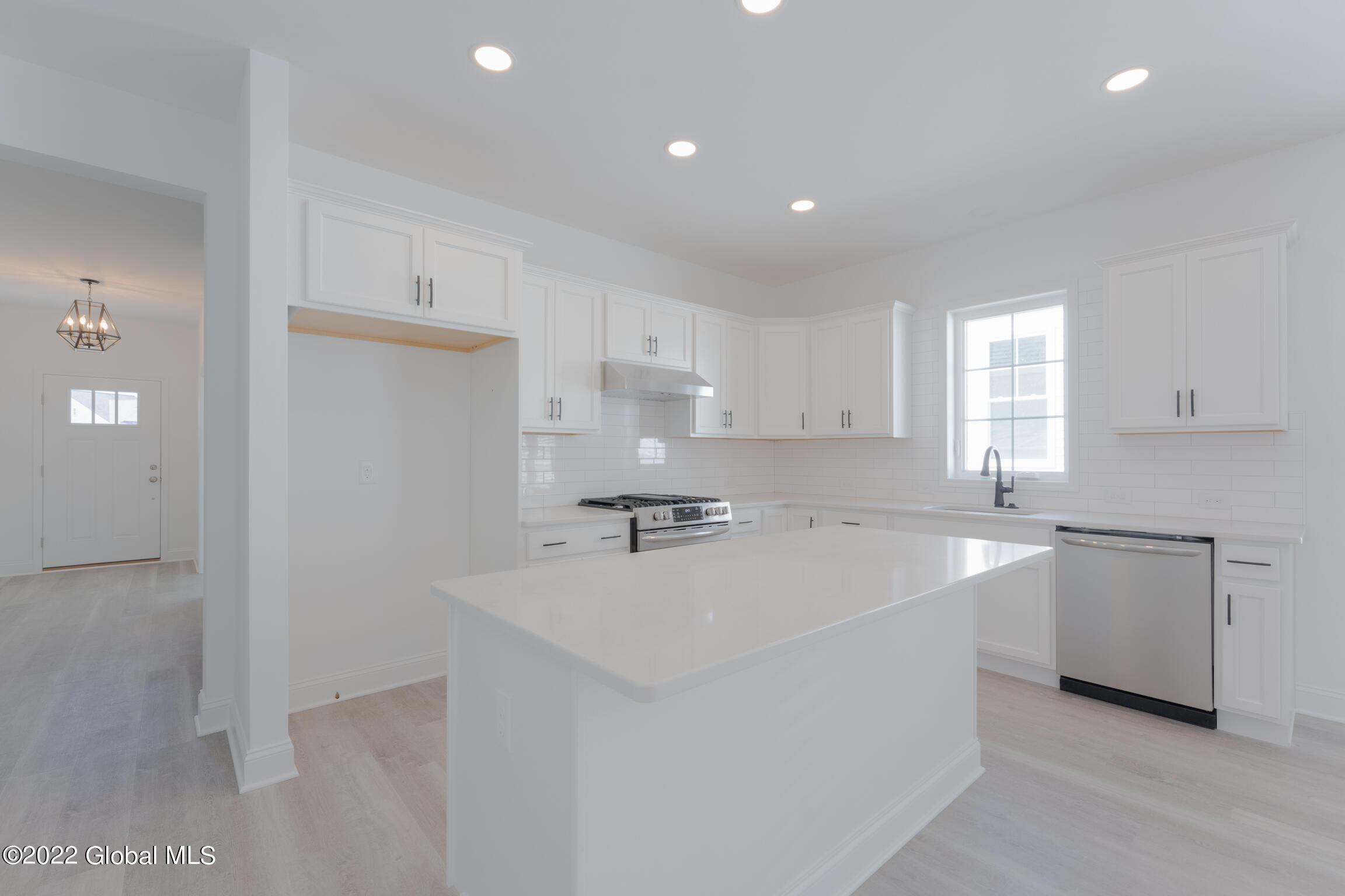 13 Bradley Circle Halfmoon, NY 12065 - Photo 17 of 26 13 Bradley Cir Halfmoon NY mls-10