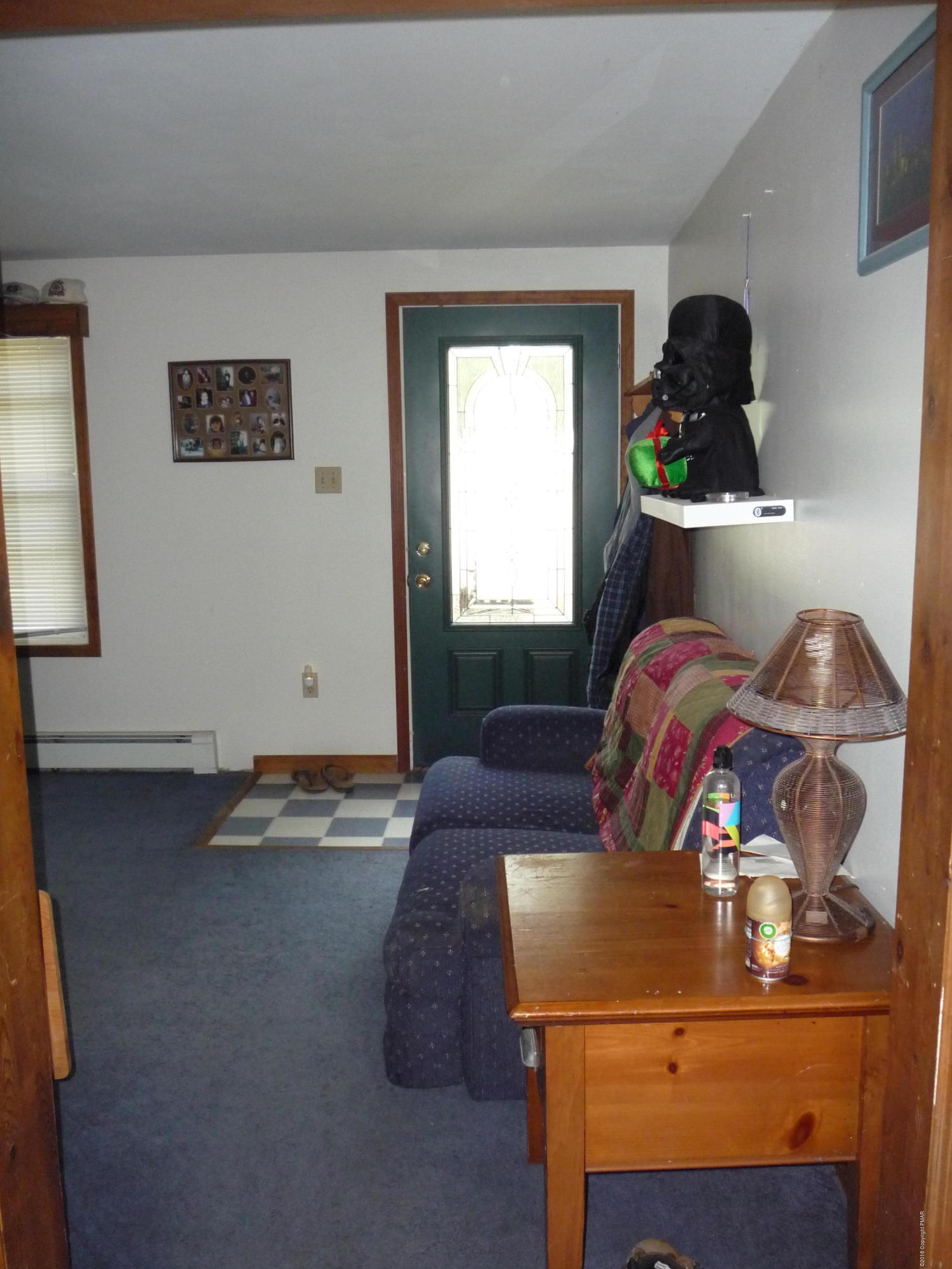 310 Shady Court Bushkill, PA 18324 - Photo 4 of 13 Living room