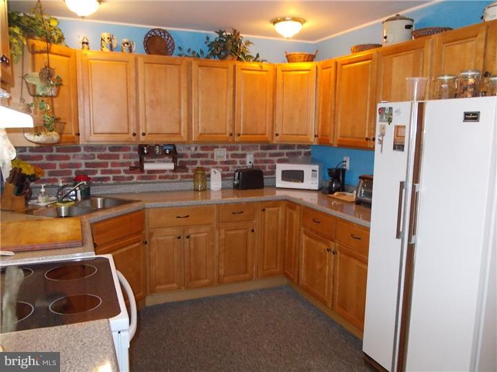 70 Harrow Road Levittown, PA 19056 - Photo 6 of 25 Kitchen
