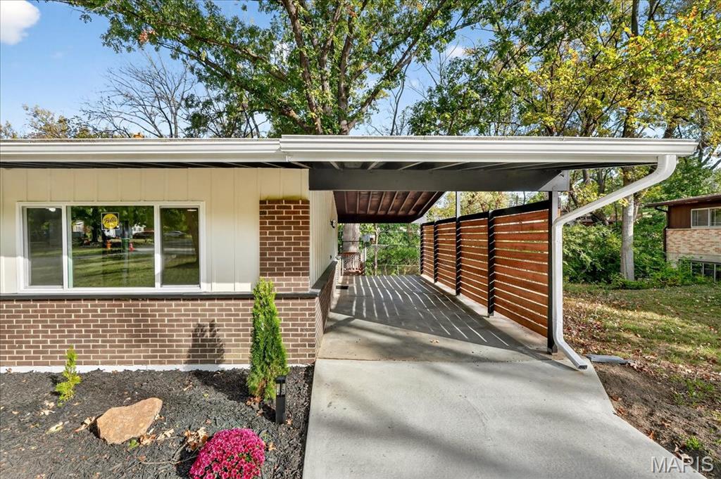 44 Riviera Court St. Louis, MO 63146 - Photo 2 of 23