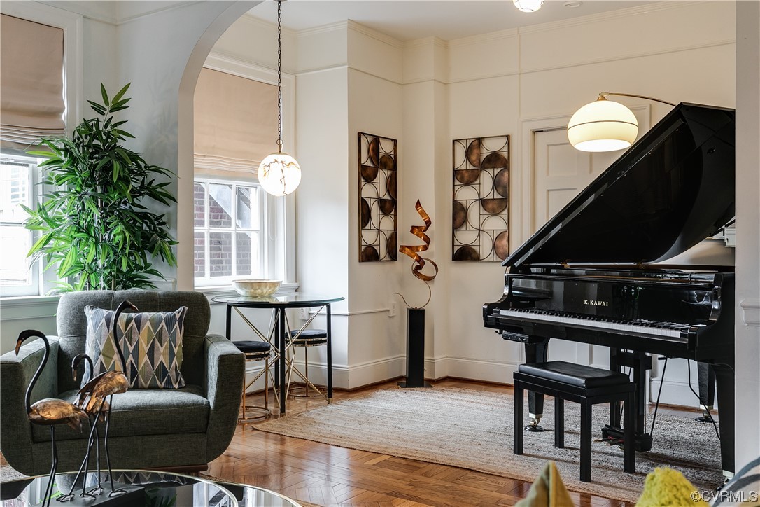5621 Cary Street Road, Unit U206 Richmond, VA 23226 - Photo 11 of 34 a living room with furniture