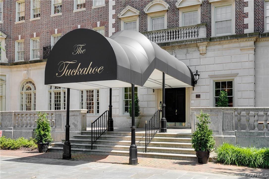 5621 Cary Street Road, Unit U206 Richmond, VA 23226 - Photo 3 of 34 a front view of a building with street