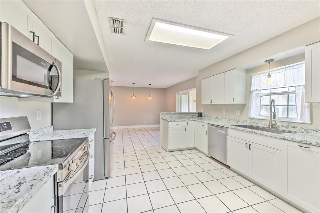 16520 Spring Valley Road Dade City, FL 33523 - Photo 14 of 38