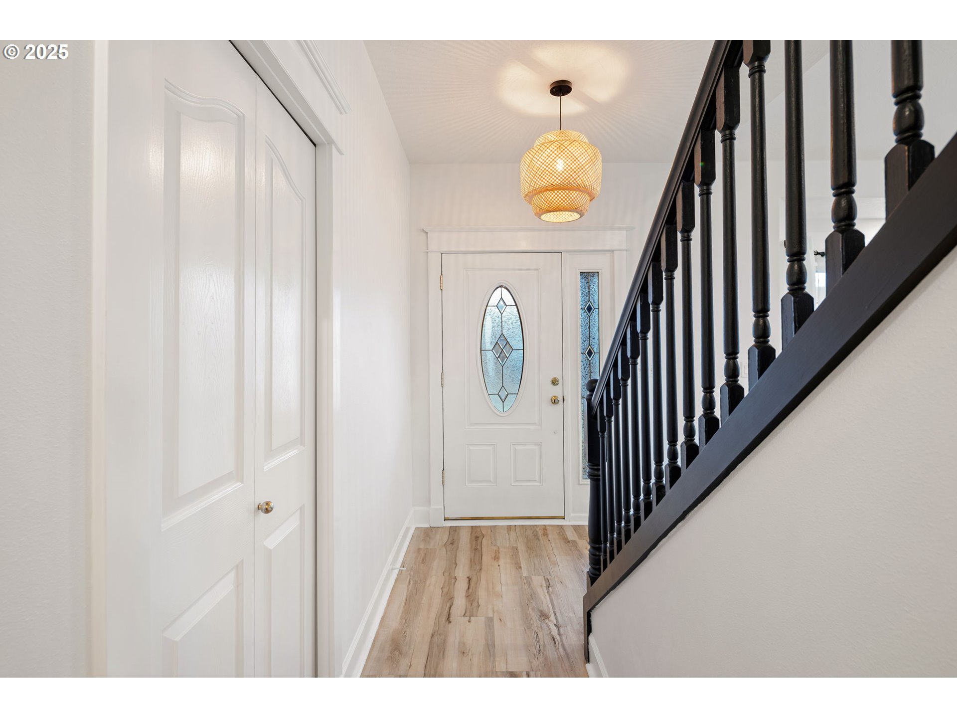 6808 Moses Pass Springfield, OR 97478 - Photo 20 of 37 a view of an entryway with wooden floor