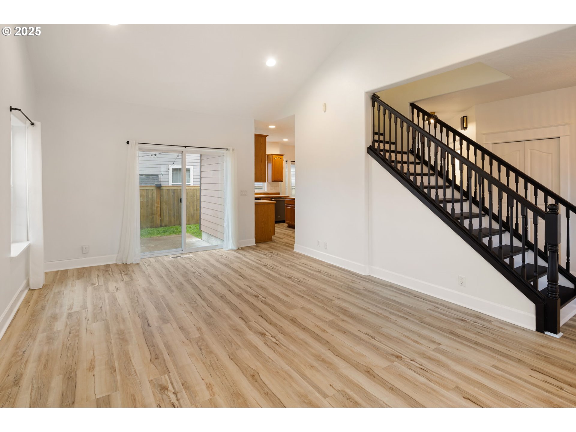 6808 Moses Pass Springfield, OR 97478 - Photo 10 of 37 a view of entryway with wooden floor