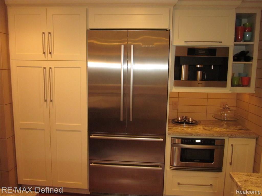 501 Allston Drive Rochester, MI 48309 - Photo 21 of 36 Stainless Steel Appliances