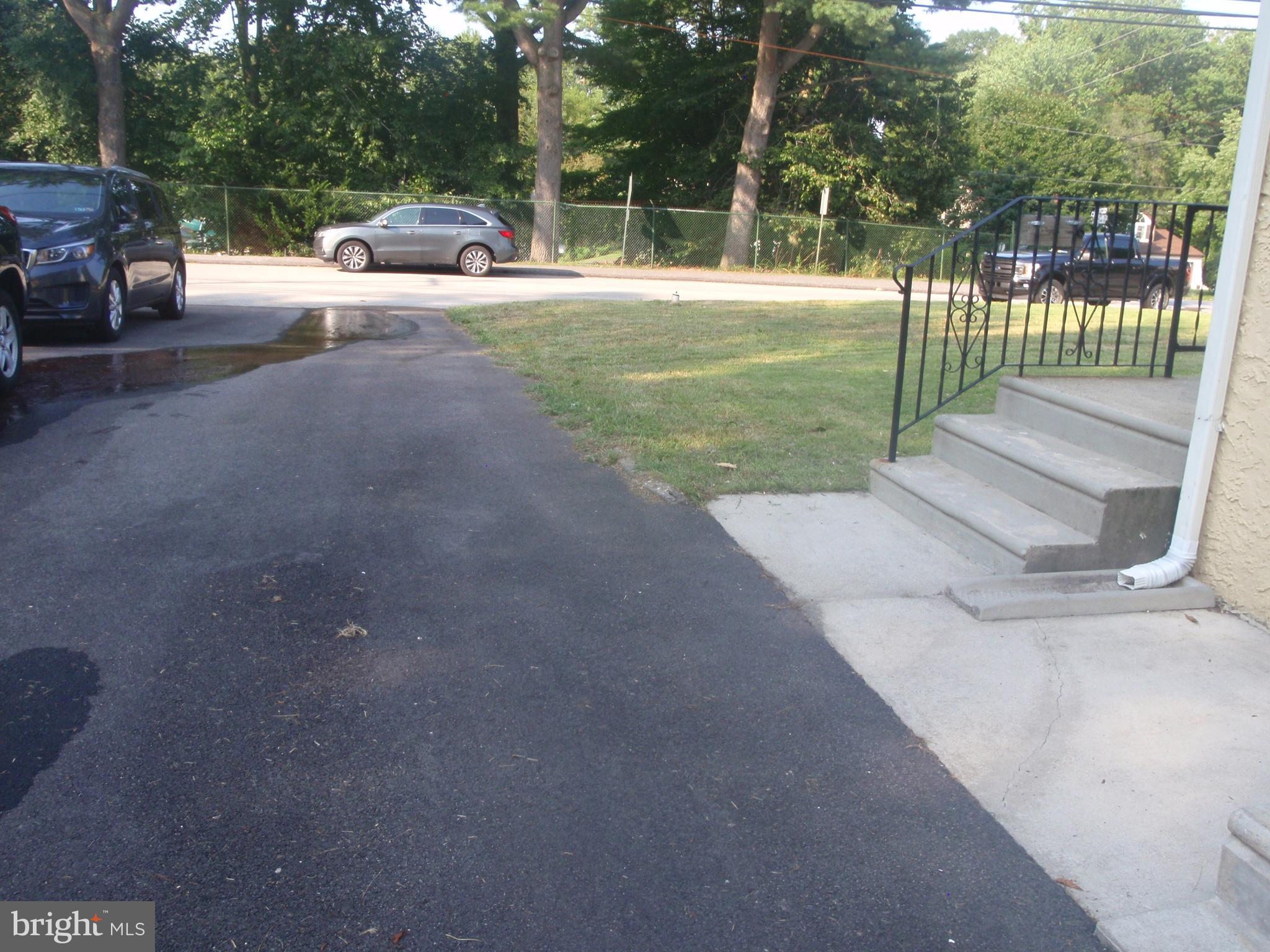 100 Moore Road Wallingford, PA 19086 - Photo 11 of 14 Driveway