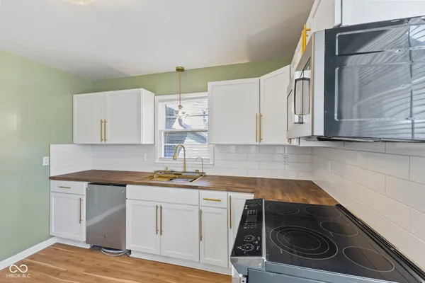 $399,999 | 1718 Tulip Drive, Indianapolis, IN 46227