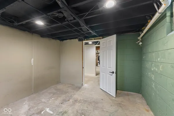 $399,999 | 1718 Tulip Drive, Indianapolis, IN 46227