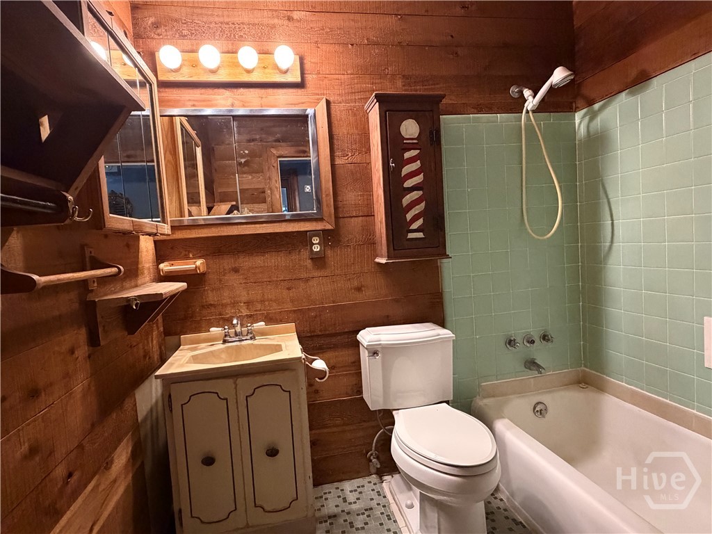1054 College Station Road Athens, GA 30605 - Photo 8 of 16 Full Bathroom