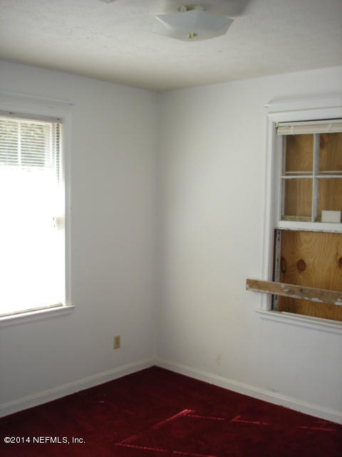 2040 Taunton Road Jacksonville, FL 32207 - Photo 6 of 14 Bed1