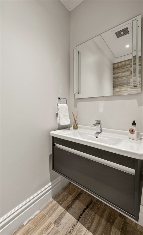 32 Derne Street, Unit 3A Boston, MA 02114 - Photo 25 of 34