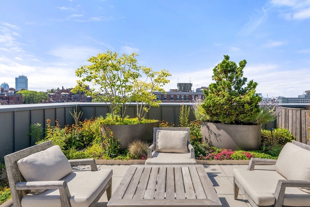 32 Derne Street, Unit 3A Boston, MA 02114 - Photo 28 of 34