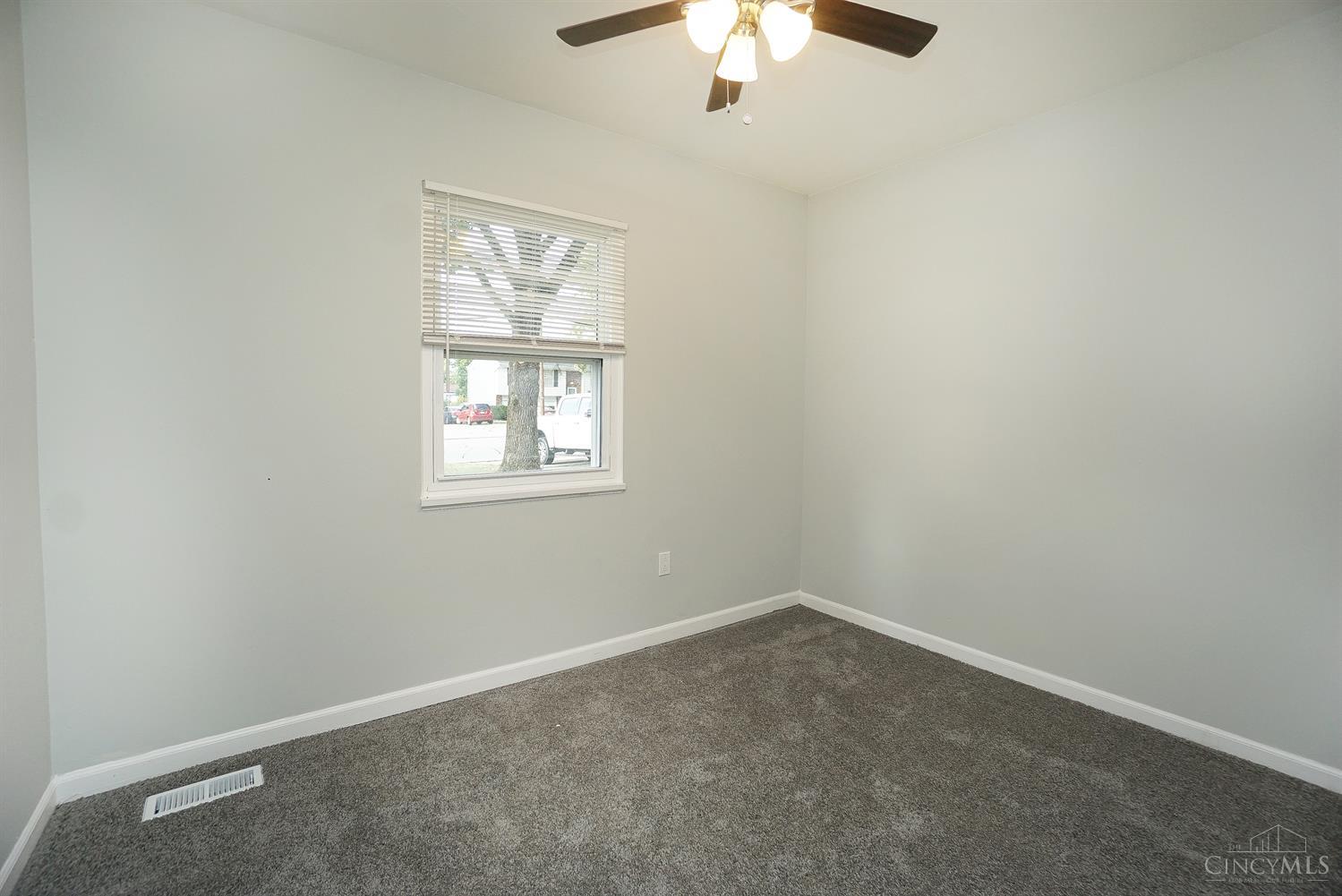 2795 Springdale Road Cincinnati, OH 45251 - Photo 14 of 17