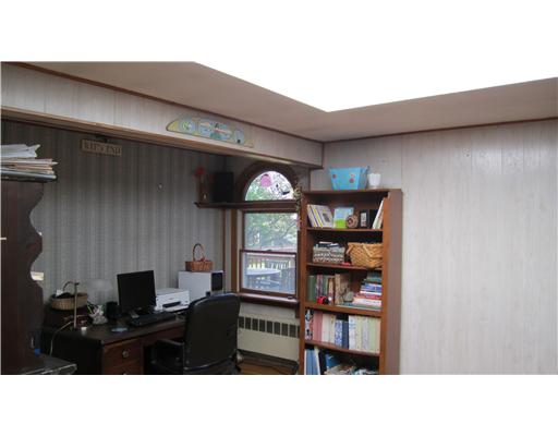 20 Maplewood Road Middletown, RI 02842 - Photo 9 of 12 Studio/Study/Office. With sky light.