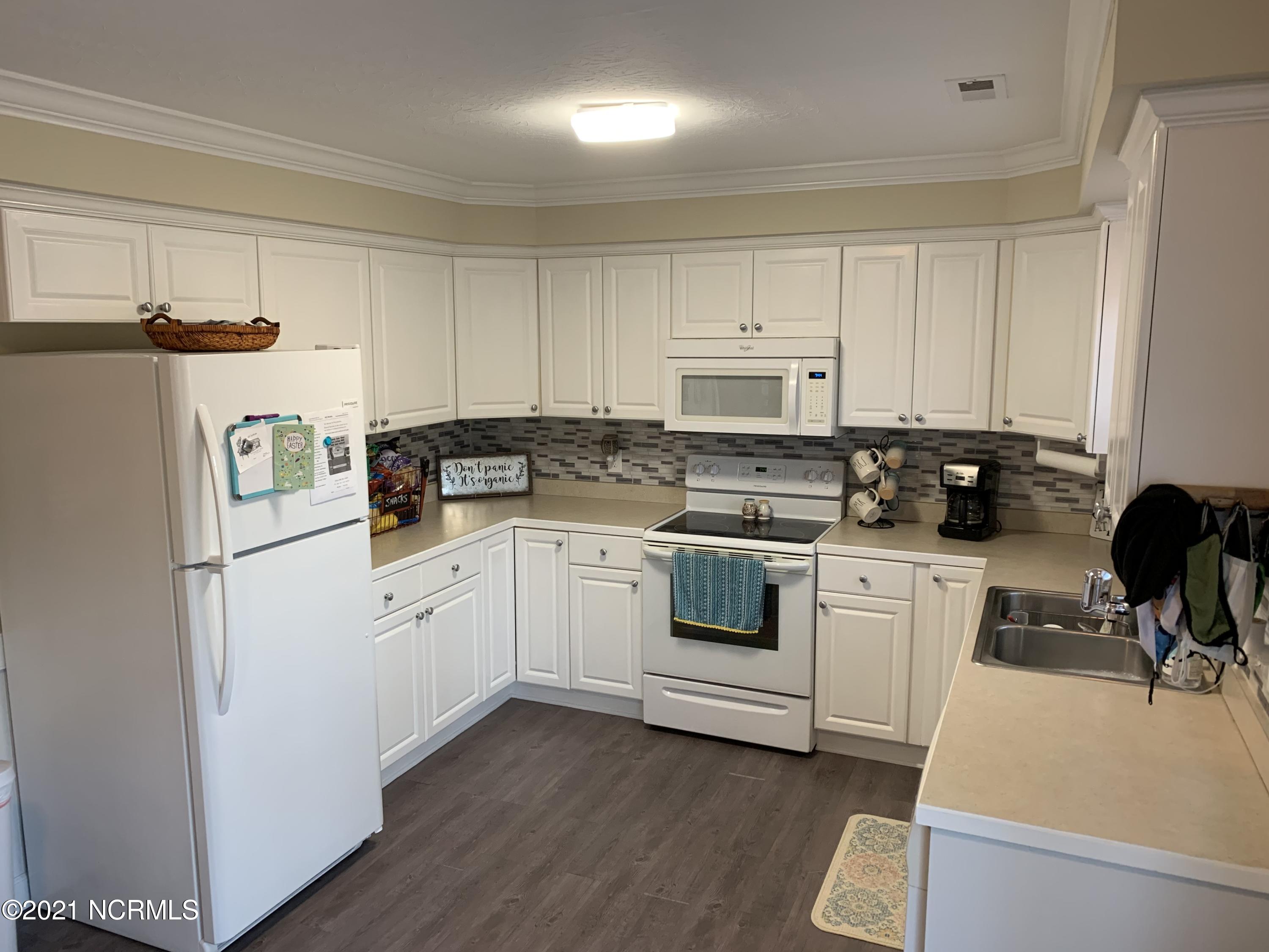 763 Edgewood Road Southport, NC 28461 - Photo 7 of 21 IMG-0654