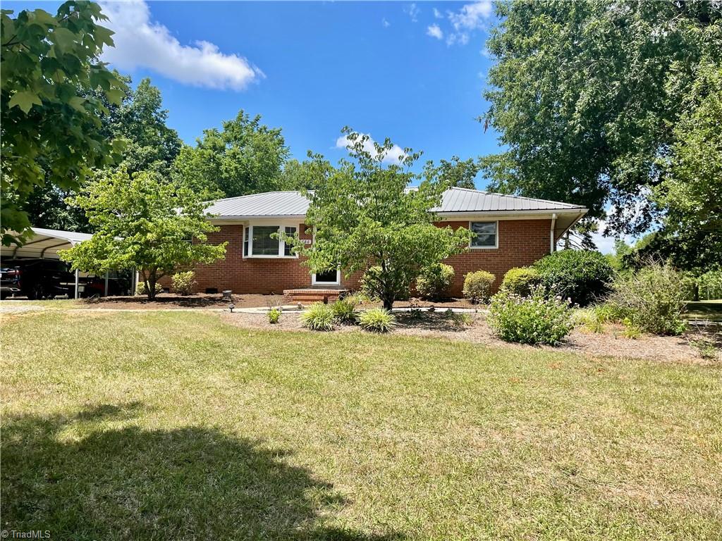 Welcome Home to 686 Fuller Mill