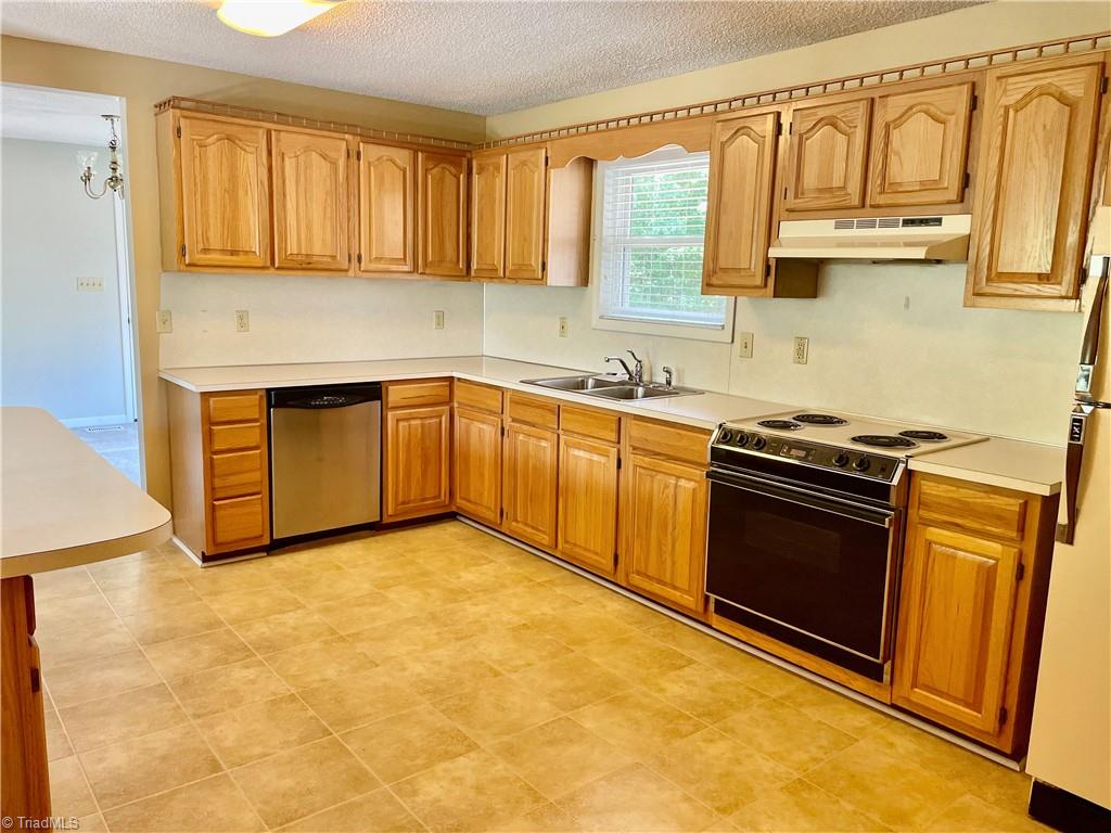 686 Fuller Mill Road Thomasville, NC 27360 - Photo 10 of 24