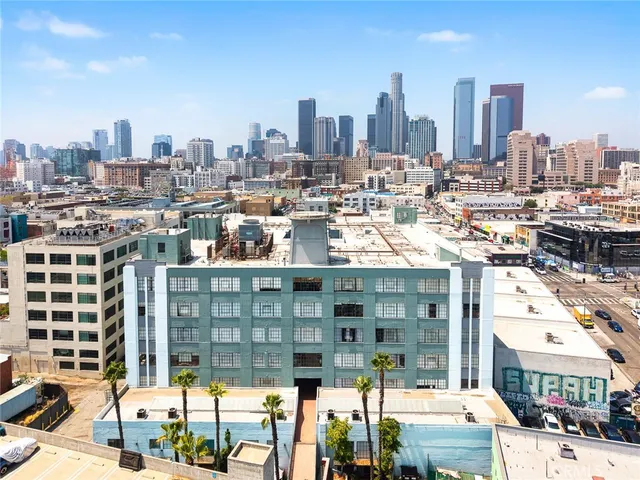 a picture of city view