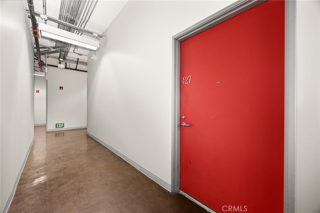 420 San Pedro Street, Unit 427 Los Angeles, CA 90013 - Photo 6 of 42 a view of a room
