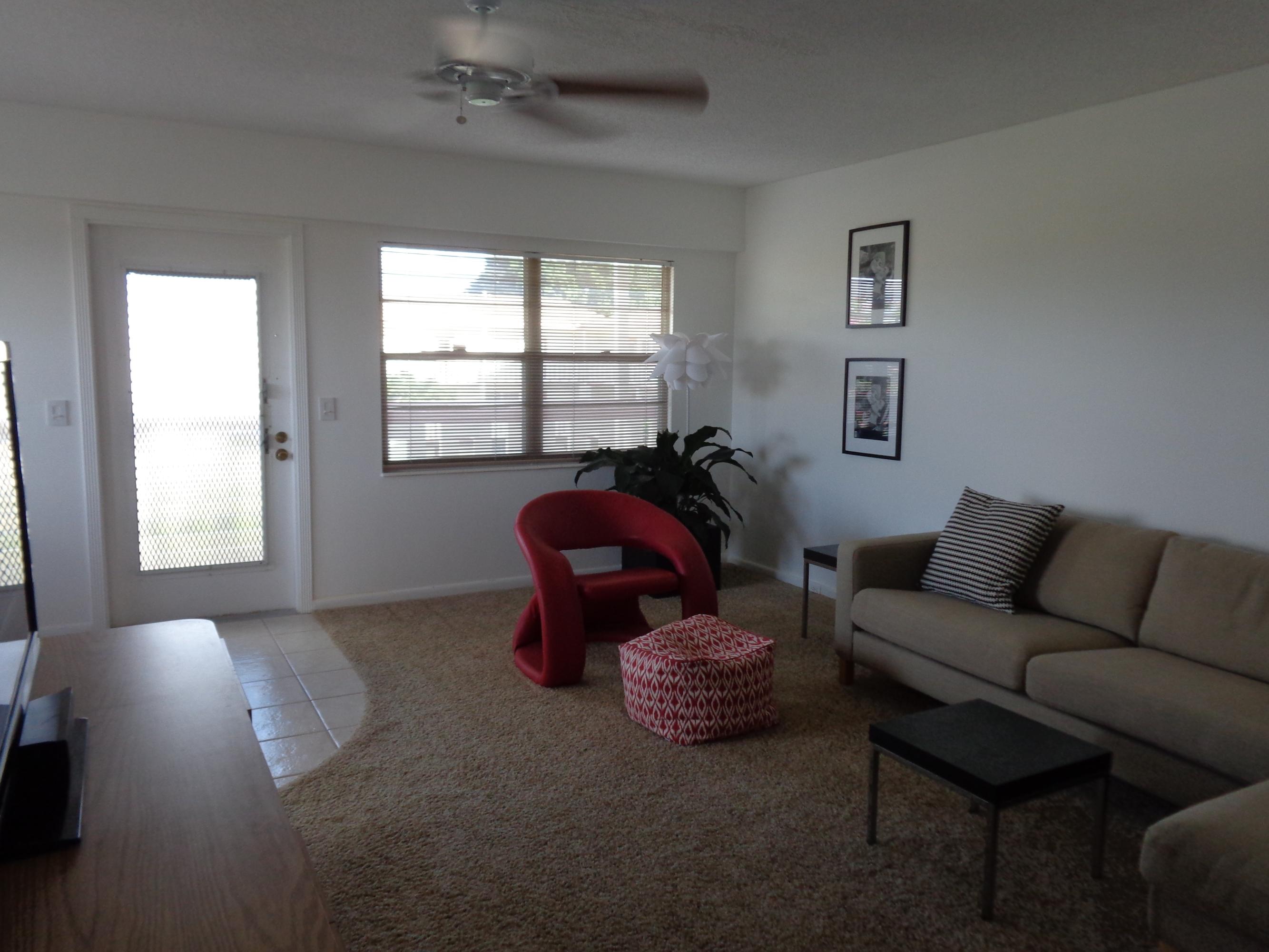 323 Preston F, Unit H Boca Raton, FL 33434 - Photo 5 of 11 Living Area