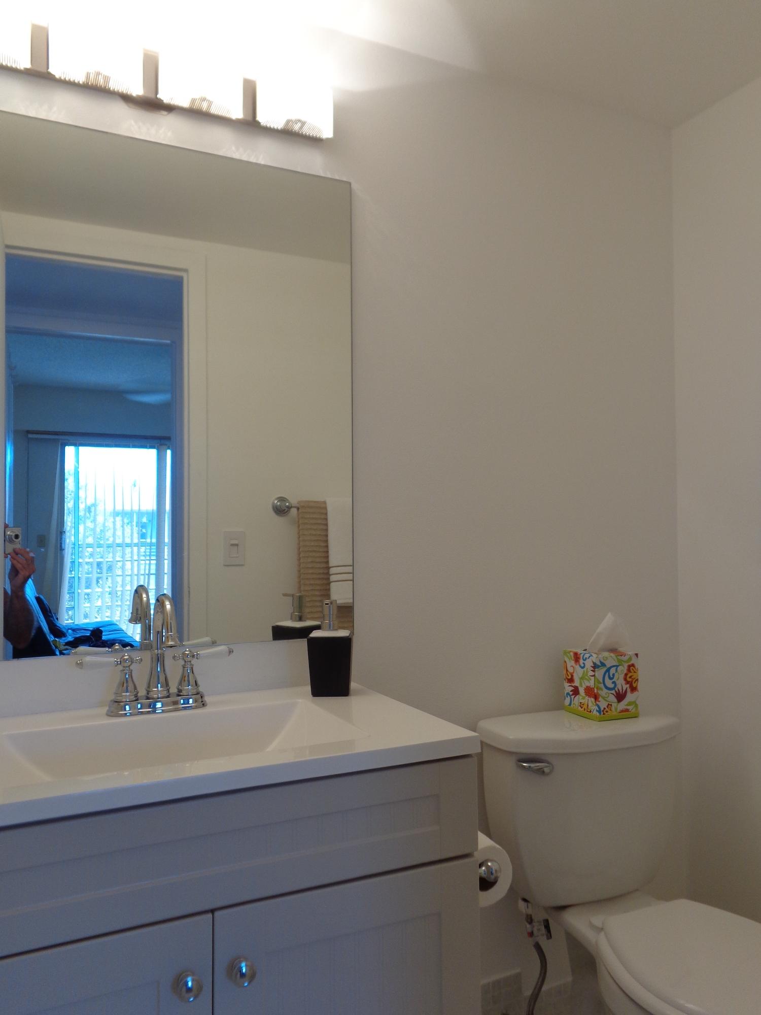 323 Preston F, Unit H Boca Raton, FL 33434 - Photo 7 of 11 Bath