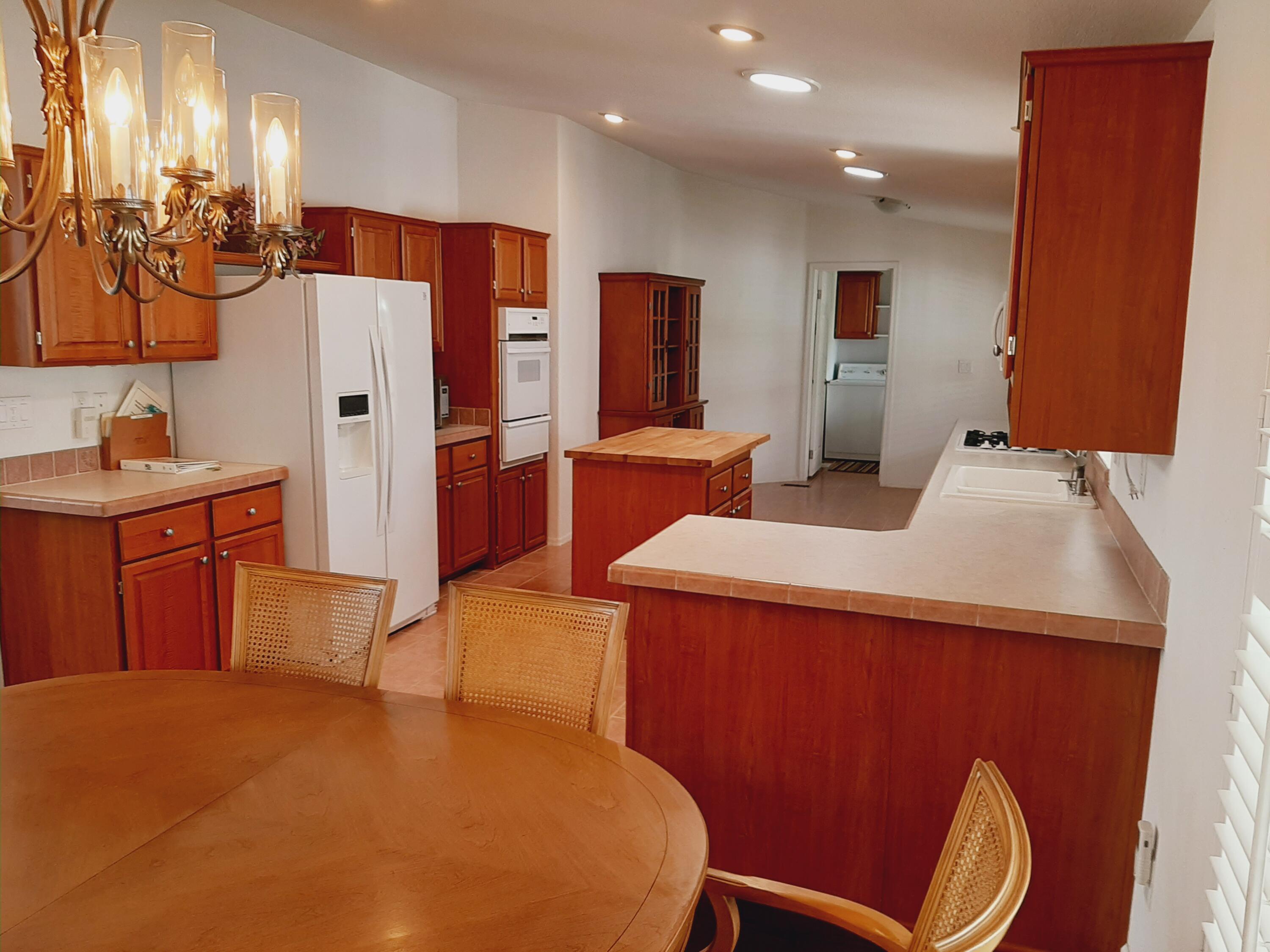 333 Old Mill Road, Unit 73 Santa Barbara, CA 93110 - Photo 7 of 26 Kitchen