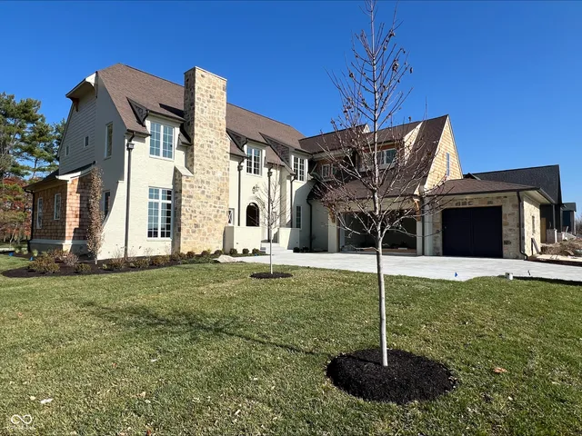 $2,395,000 | 10840 Dartmoor Court, Zionsville, IN 46077