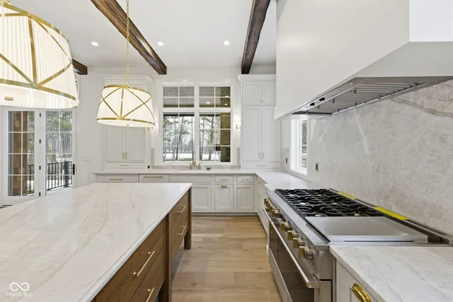 $2,395,000 | 10840 Dartmoor Court, Zionsville, IN 46077