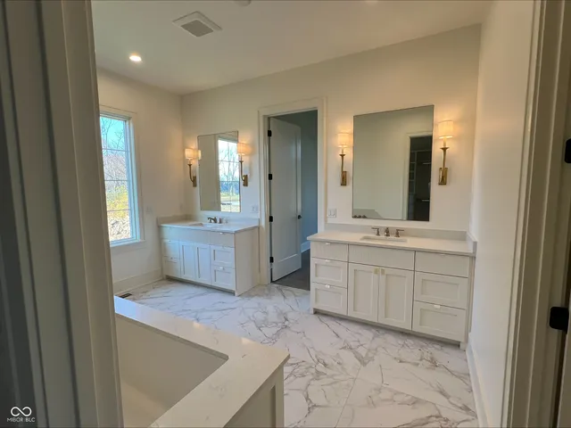 $2,395,000 | 10840 Dartmoor Court, Zionsville, IN 46077