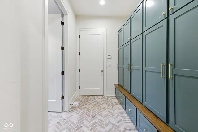 $2,395,000 | 10840 Dartmoor Court, Zionsville, IN 46077