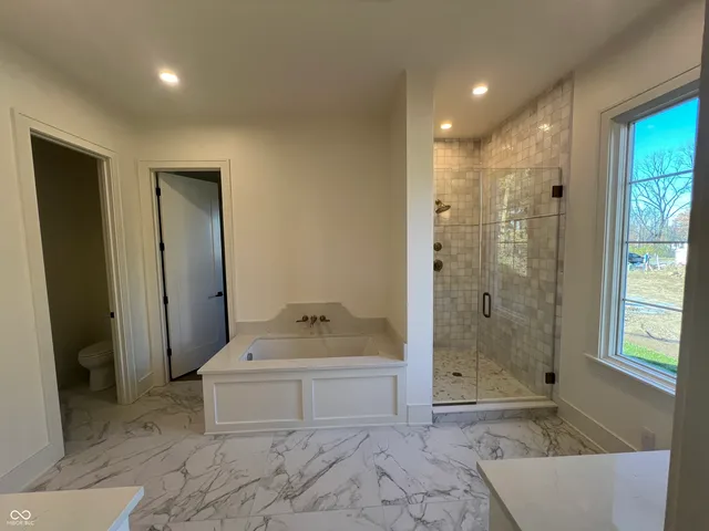 $2,395,000 | 10840 Dartmoor Court, Zionsville, IN 46077