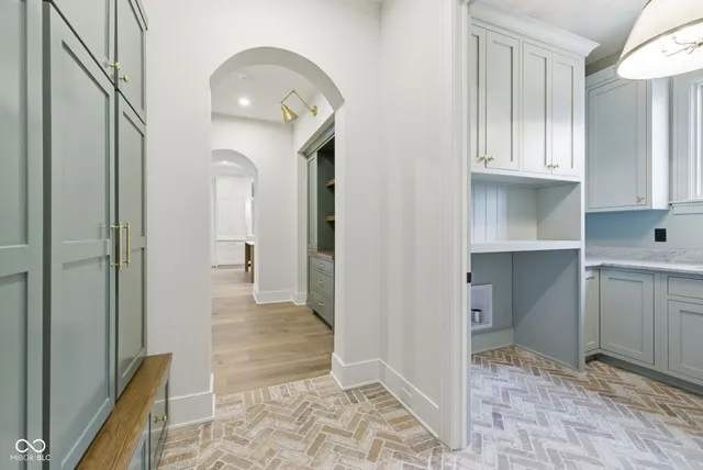 $2,395,000 | 10840 Dartmoor Court, Zionsville, IN 46077