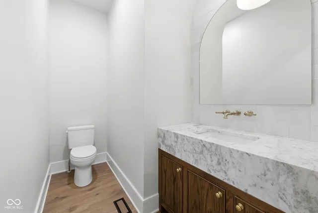 $2,395,000 | 10840 Dartmoor Court, Zionsville, IN 46077