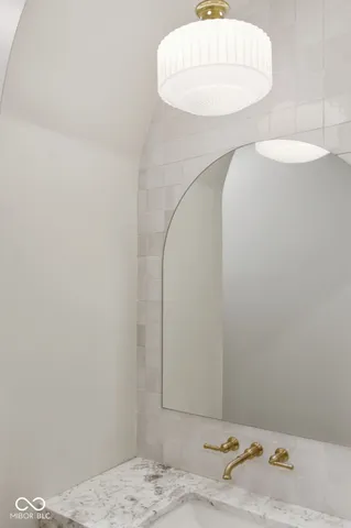 $2,395,000 | 10840 Dartmoor Court, Zionsville, IN 46077