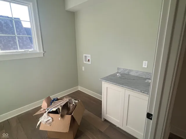 $2,395,000 | 10840 Dartmoor Court, Zionsville, IN 46077