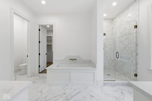 $2,395,000 | 10840 Dartmoor Court, Zionsville, IN 46077