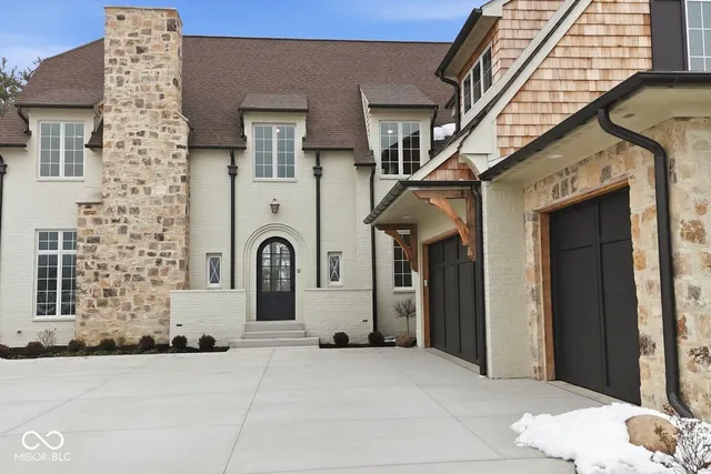 $2,395,000 | 10840 Dartmoor Court, Zionsville, IN 46077