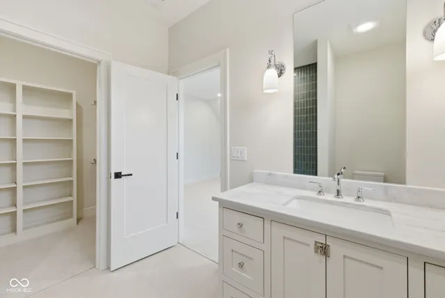 $2,395,000 | 10840 Dartmoor Court, Zionsville, IN 46077