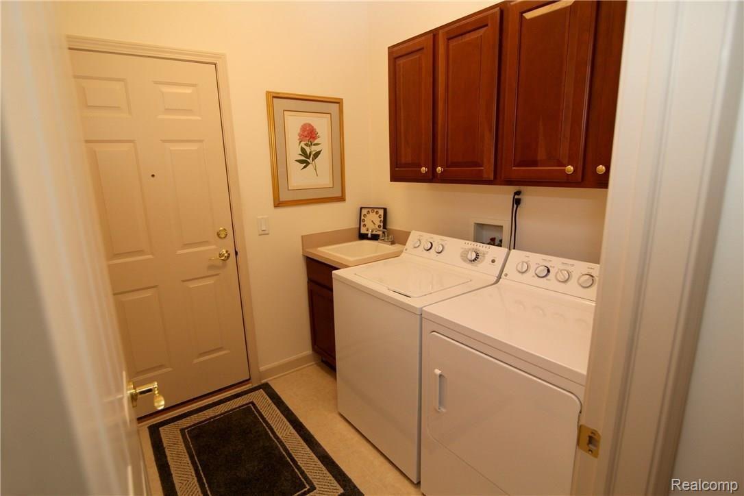 3693 Tremonte Circle, Unit 71 Rochester, MI 48306 - Photo 42 of 51 IMG_0024.JPG