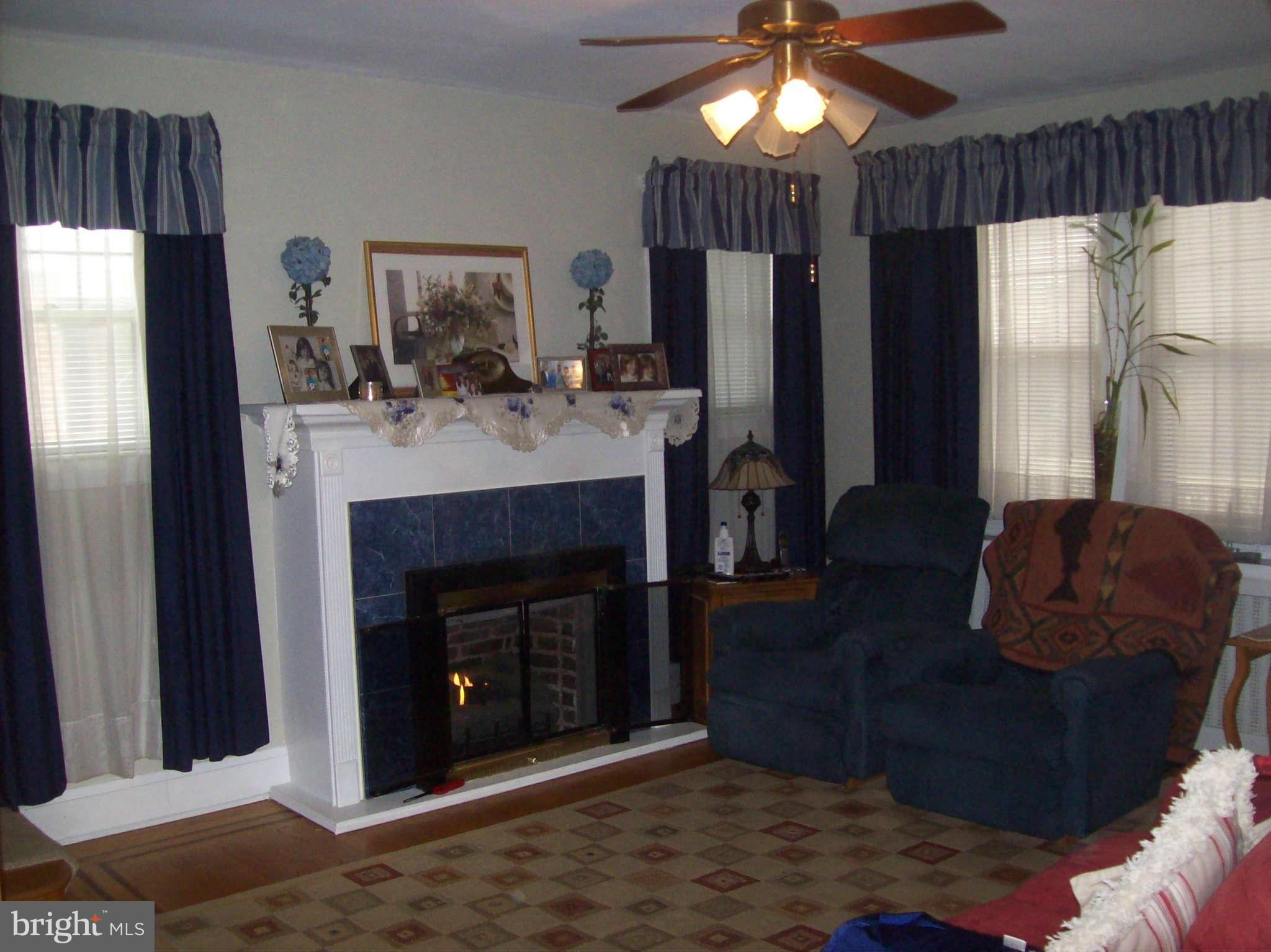 2905 Alden Road Baltimore, MD 21234 - Photo 8 of 28 Living Room
