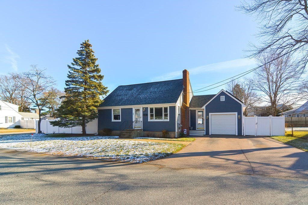 35 Colasanti Road Weymouth, MA 02191 - Photo 3 of 39 a front view of house with yard
