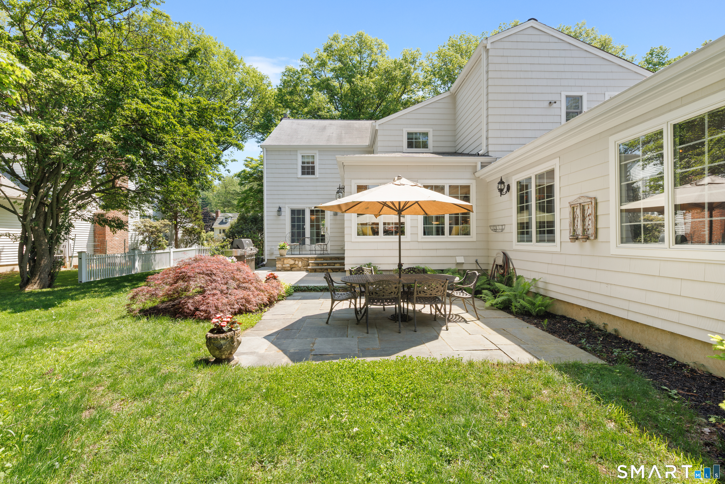 179 Lawrence Road Fairfield, CT 06824 - Photo 30 of 37