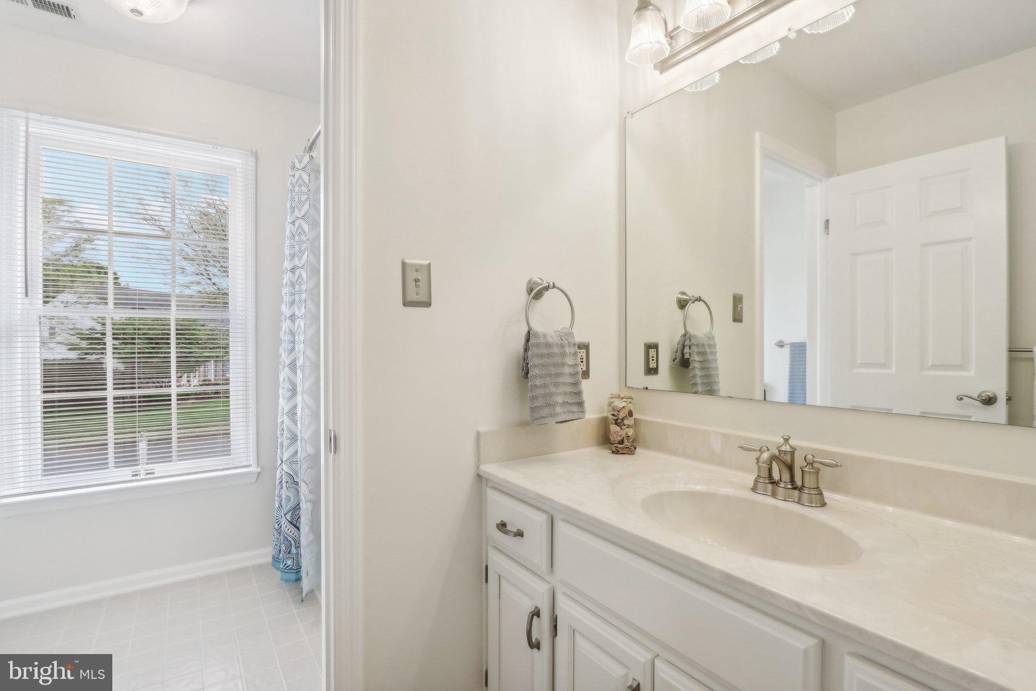 23 Abington Road Mount Laurel, NJ 08054 - Photo 51 of 75 Attractive Full Hall Bath