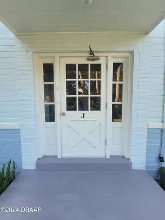 a view of entryway with stairs