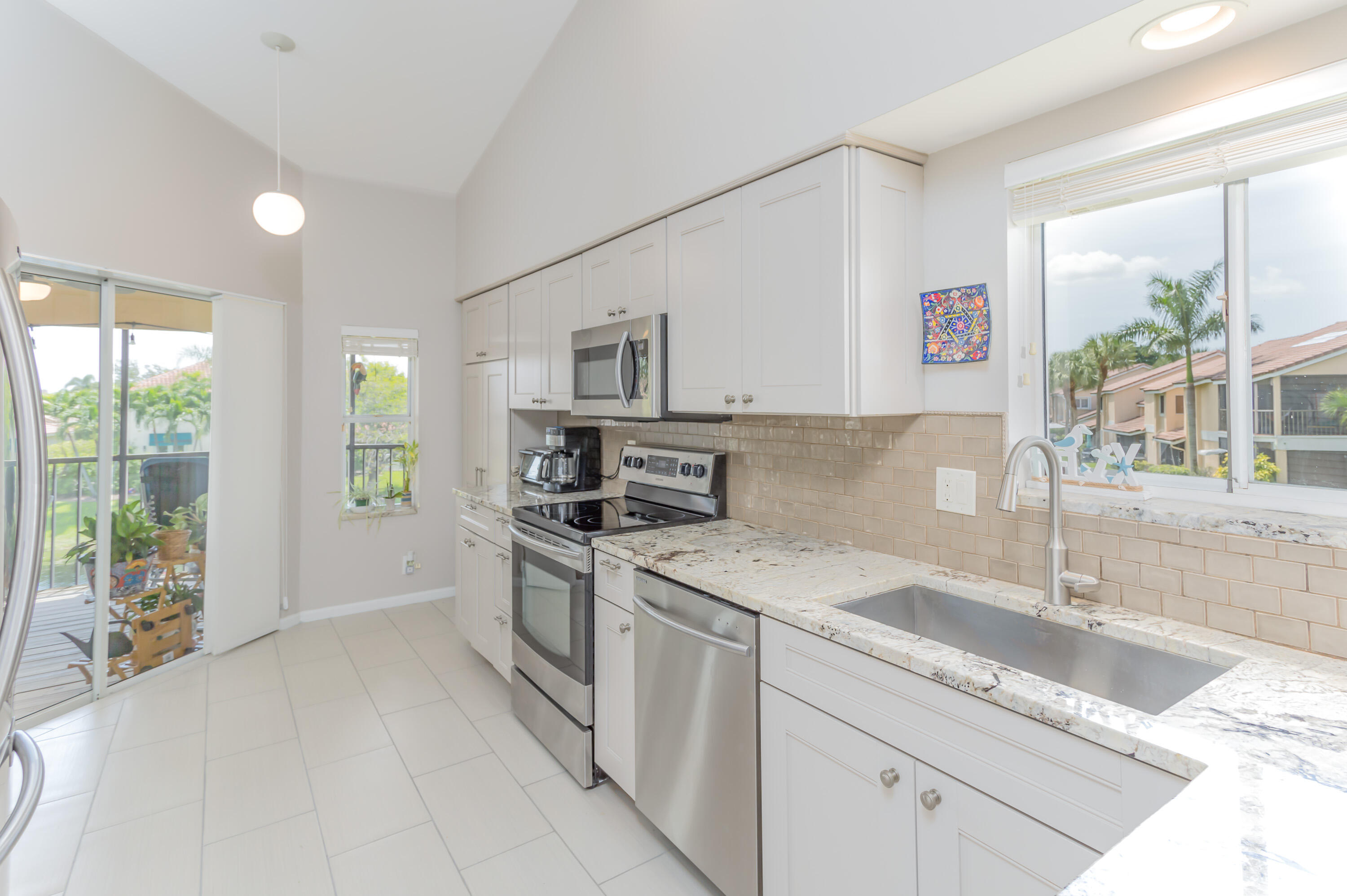 23109 Aqua View, Unit 7 Boca Raton, FL 33433 - Photo 9 of 34 Kitchen